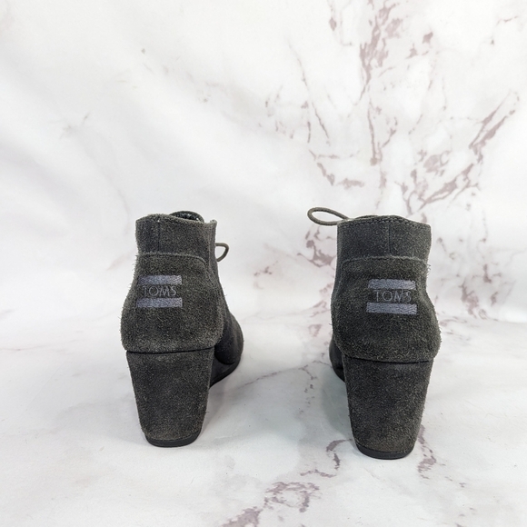 Toms Wedge Booties Size 9.5 Women Desert Suede Lace Up Gray Flannel Lined - Picture 3 of 10